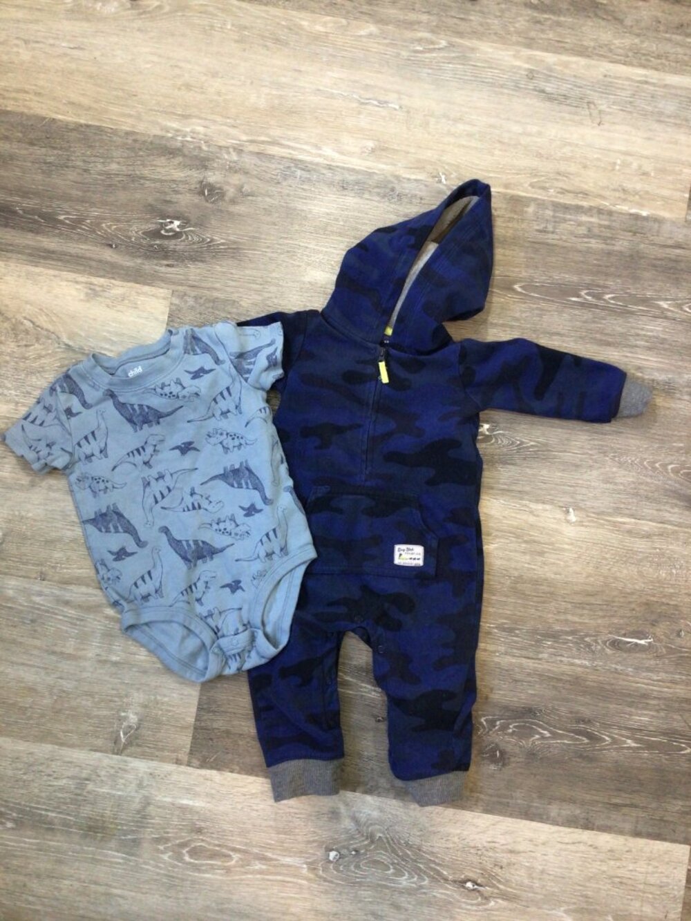 3/$10💕 10pc Infants Boys 12M 18M 24M Clothes Bundle - Picture 3 of 5